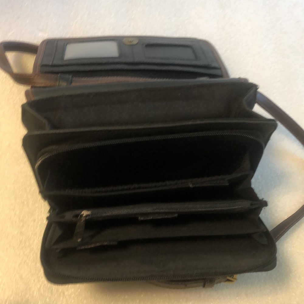 Cherokee Brown leather cross body purse - Picture 9 of 16